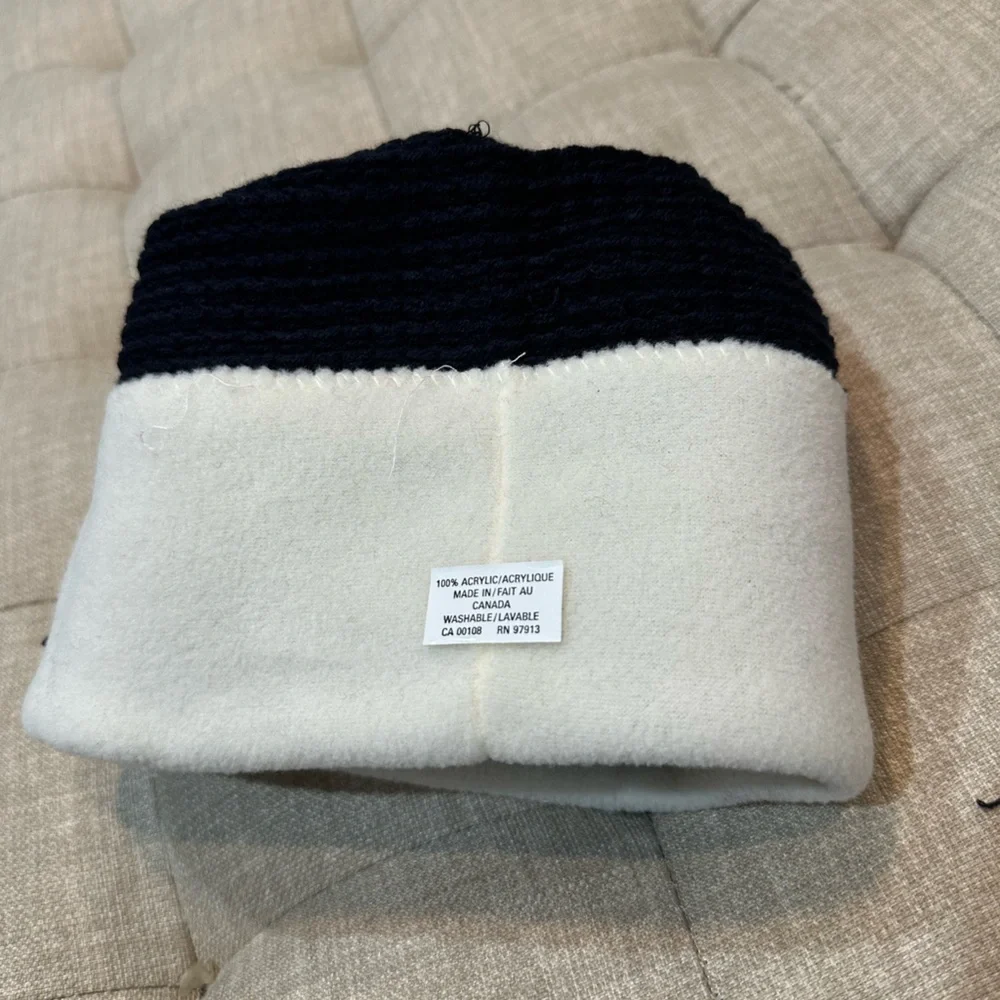 Black Canada Fleece-Lined Winter Beanie - NWOT